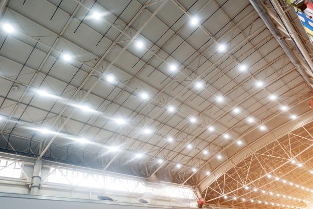 Novità: Noxion LED high-bay per progetti con soffitti alti!